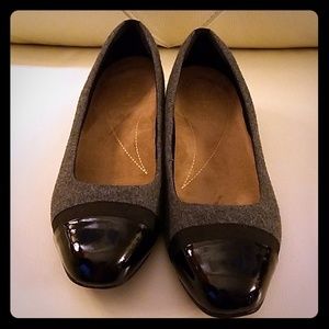 Clarks Artisan Work Pumps, gray, very low heel